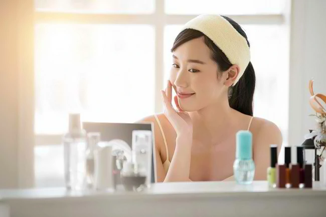 urutan skincare routine acne prone skin Perbedaan moisturizer dan face oil Pentingnya Penggunaan Toner dan Moisturizer Setiap Hari!