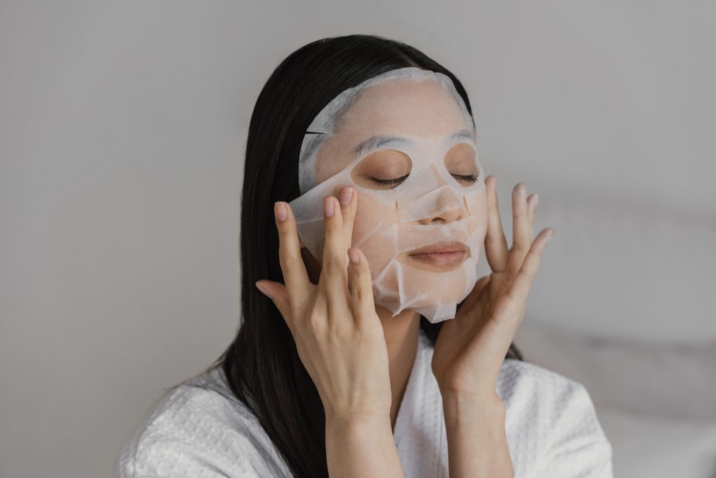 urutan skincar e routine acne prone skinjenis masker wajah kesalahan menggunakan sheet mask cara pakai rojukiss serum mask kemasan